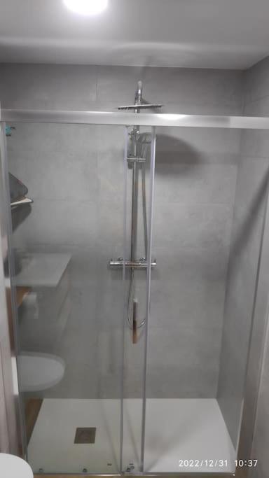 Precioso Apartamento Con Magnifico Patio. Sant Feliu de Llobregat Luaran gambar