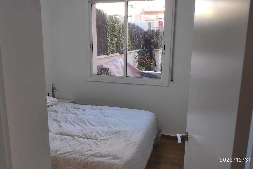 Precioso Apartamento Con Magnifico Patio. Sant Feliu de Llobregat Luaran gambar